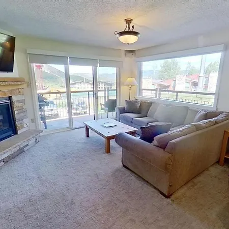 Crestwood 2117 Standard 2 Bedroom